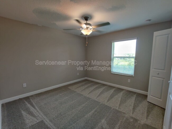 Building Photo - 23264 Willow Glen Way