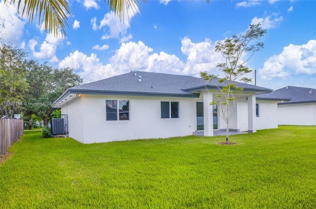 Building Photo - 15640 NW 39th Ct