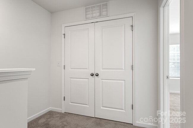 Building Photo - 110 Blakeslee Ct