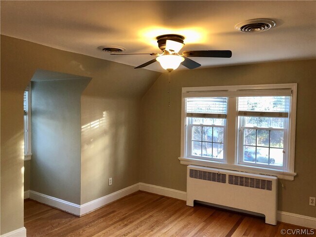 Building Photo - 208 Woodlawn Ave