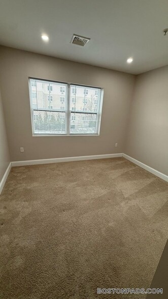 Building Photo - 75 S Main St