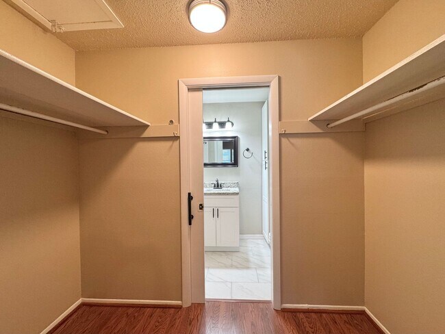 Building Photo - Lake Buckeye Condo