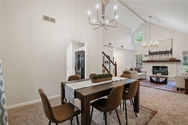 Building Photo - 10965 Pinehigh Dr