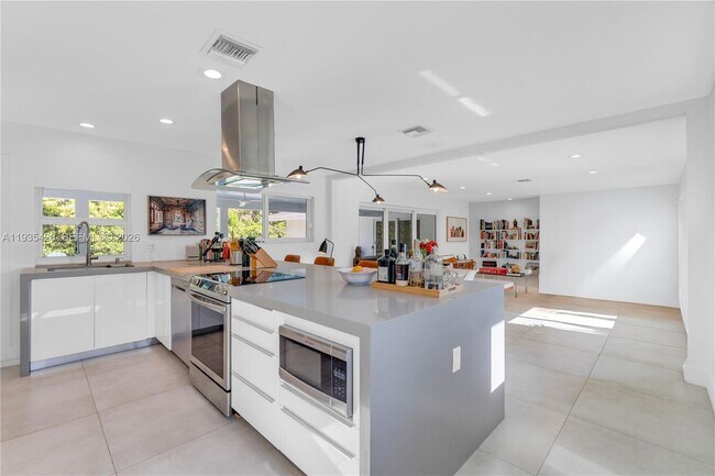 Building Photo - 7465 SW 135th St