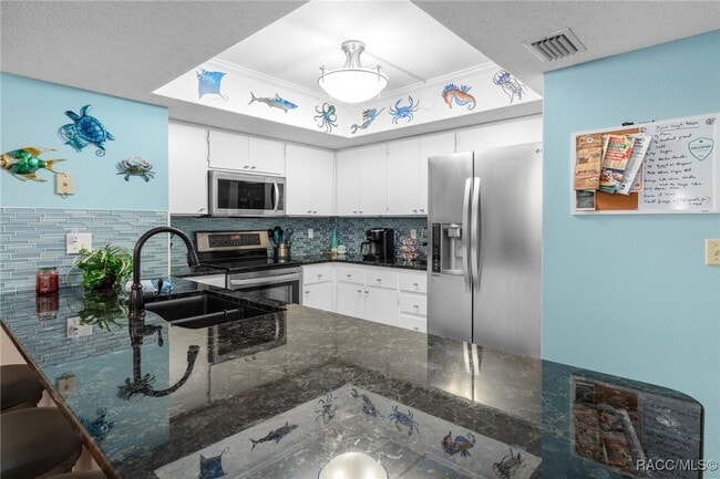 Building Photo - 5 Cypress Run