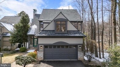 Building Photo - 1460 Waterfront Rd