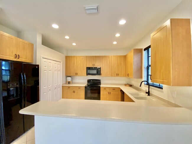 Building Photo - 7472 Bristol Cir