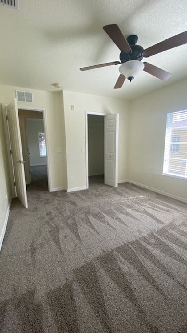 Building Photo - Gorgeous Light & Bright 3 Bedroom 2.5 Bath Townhome Corner Unit!!