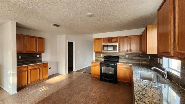 Building Photo - 2931 Marco Dr