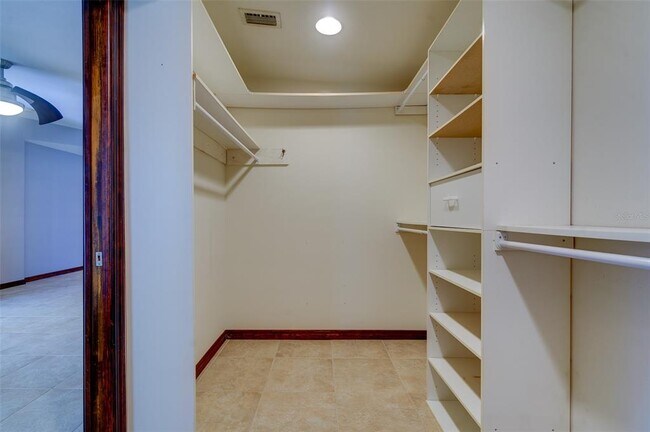 Building Photo - 215 Garden Cir