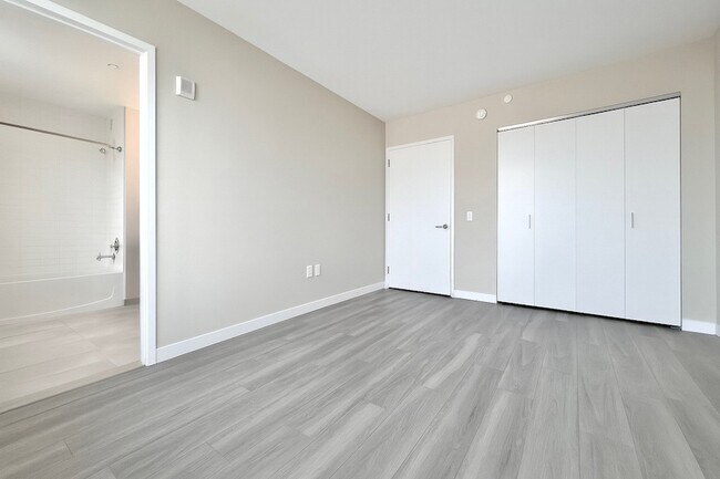 Building Photo - 1524 Sheepshead Bay Rd