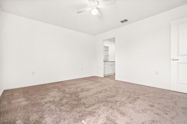 Building Photo - 10119 Ana Hts