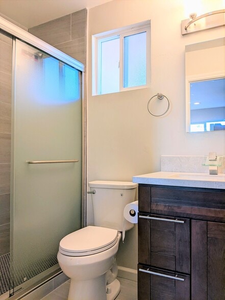 Building Photo - 6520 Acorn St