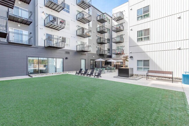 Building Photo - Pointe by Vintage Apartments