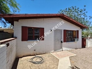 Building Photo - 1224 N Camilla Blvd