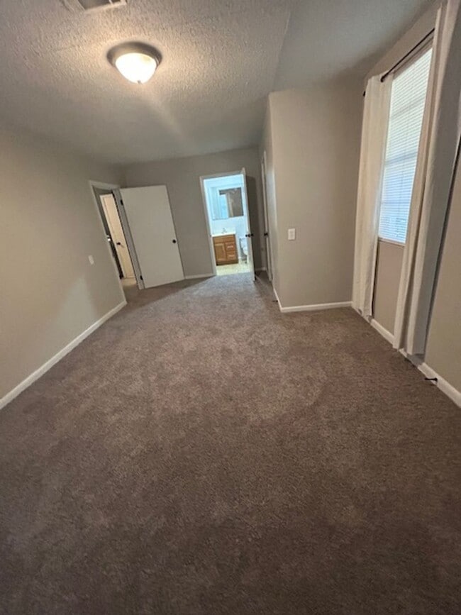 Building Photo - Call Property Manager Tonia Rollins at (50...