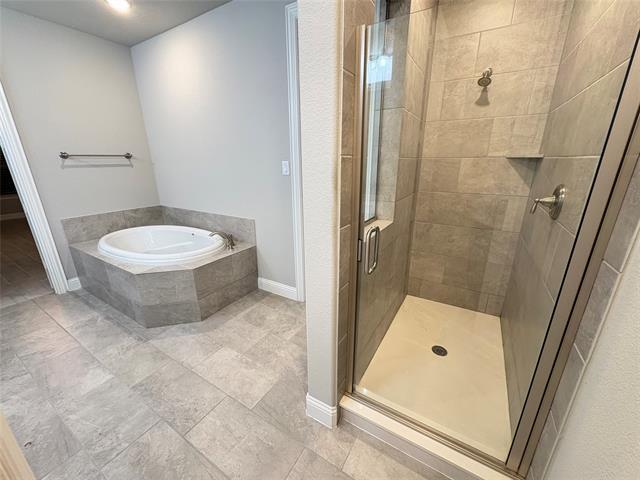 Building Photo - 2300 Offerande Dr