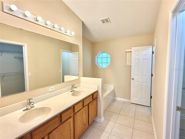 Building Photo - 2555 Palmetto Ridge Cir