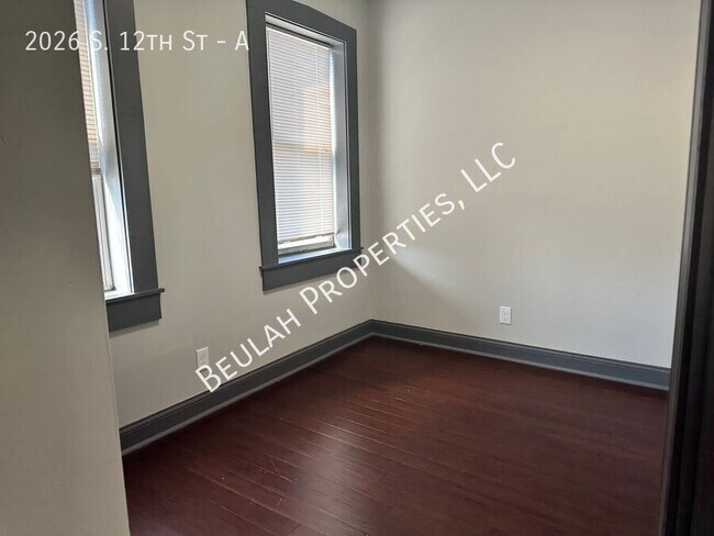 Building Photo - Walkable Soulard 2bd/2ba Townhouse