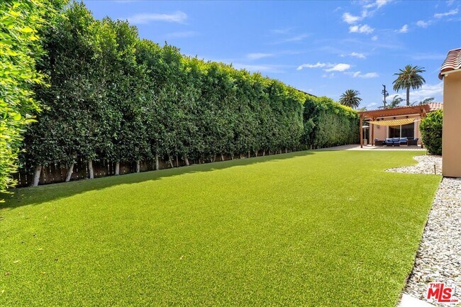 Building Photo - 5310 Leghorn Ave