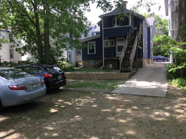Off street parking, back patio - 945 E Johnson St