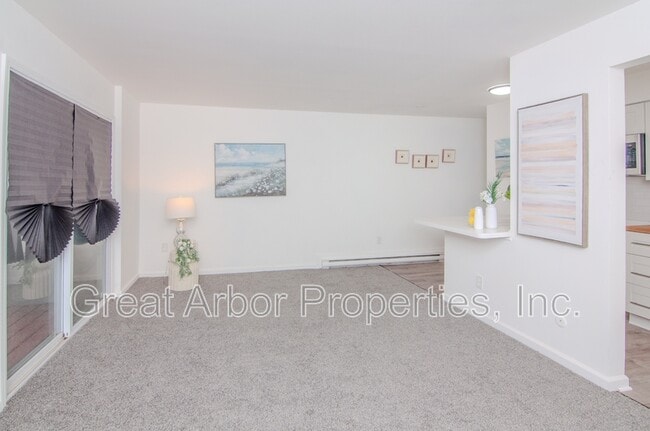 Building Photo - 4194 Packard St