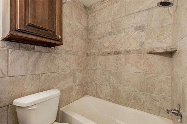 Building Photo - 319 E Edwards St