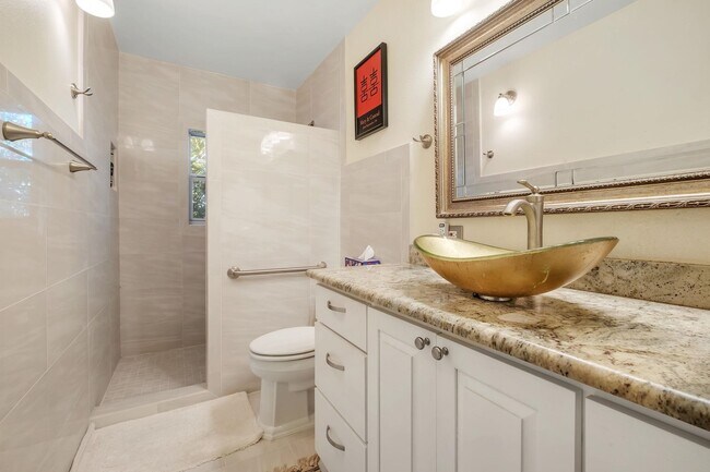 Building Photo - 1344 Terrace St