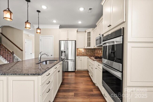 Building Photo - 2433 Chinkapin Ct