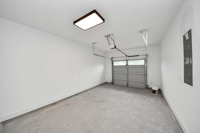 Building Photo - 8218 Lawler St