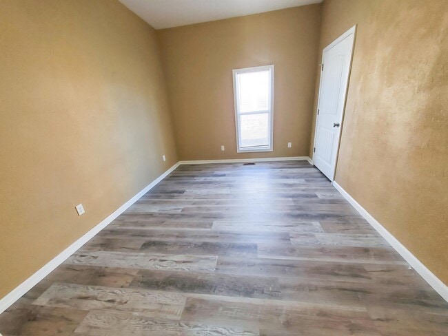 Building Photo - 2208 Bird Ave