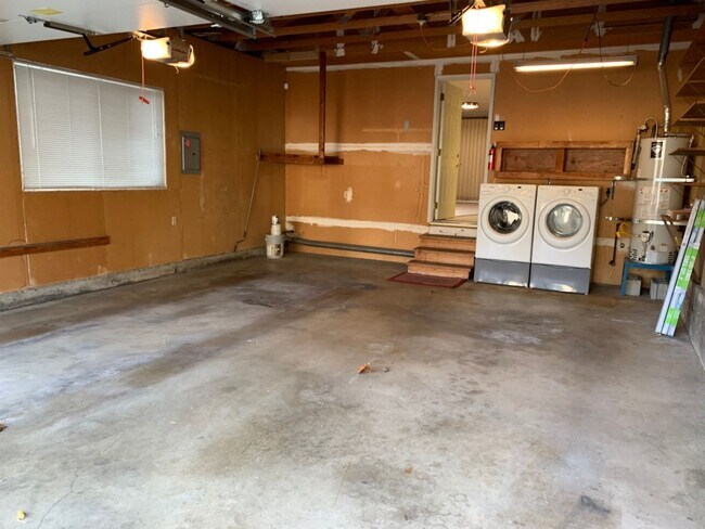 Building Photo - Spacious 3 bed 2 bath rambler home in Boulevard Lane, Renton