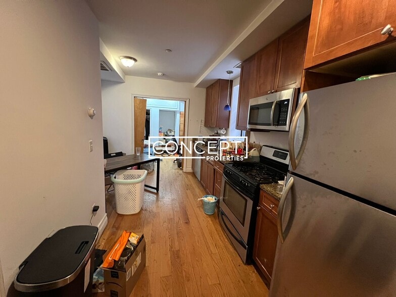 Building Photo - 64 Louis Prang St