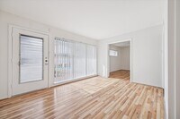 Building Photo - 3703 Roseland St