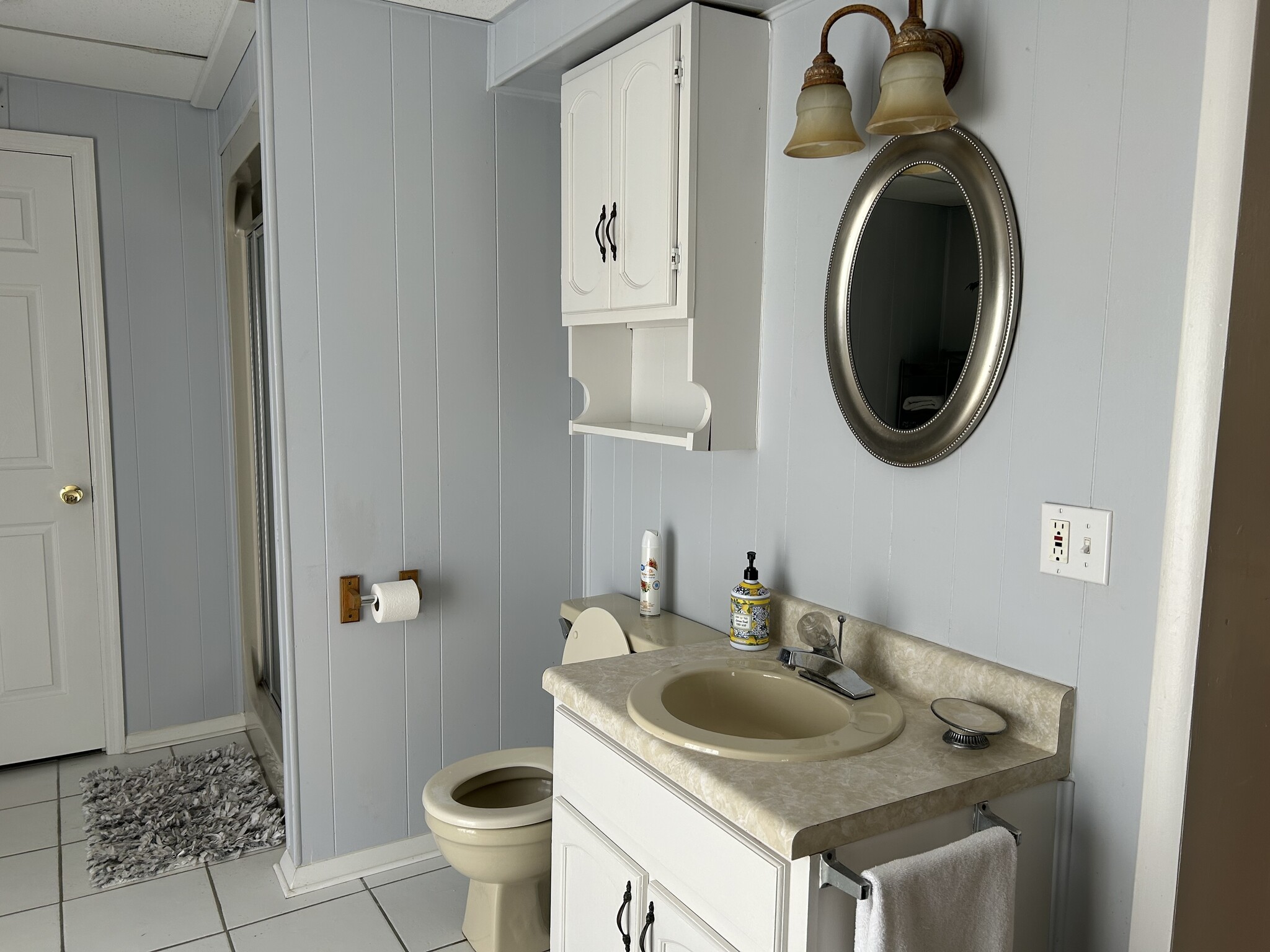 Master Bathroom - 122 Tucker Dr