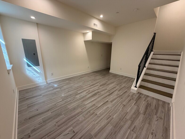 Building Photo - 2421 Manton St