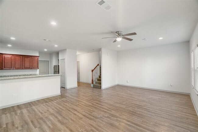 Building Photo - 2702-2704 Appian Wy