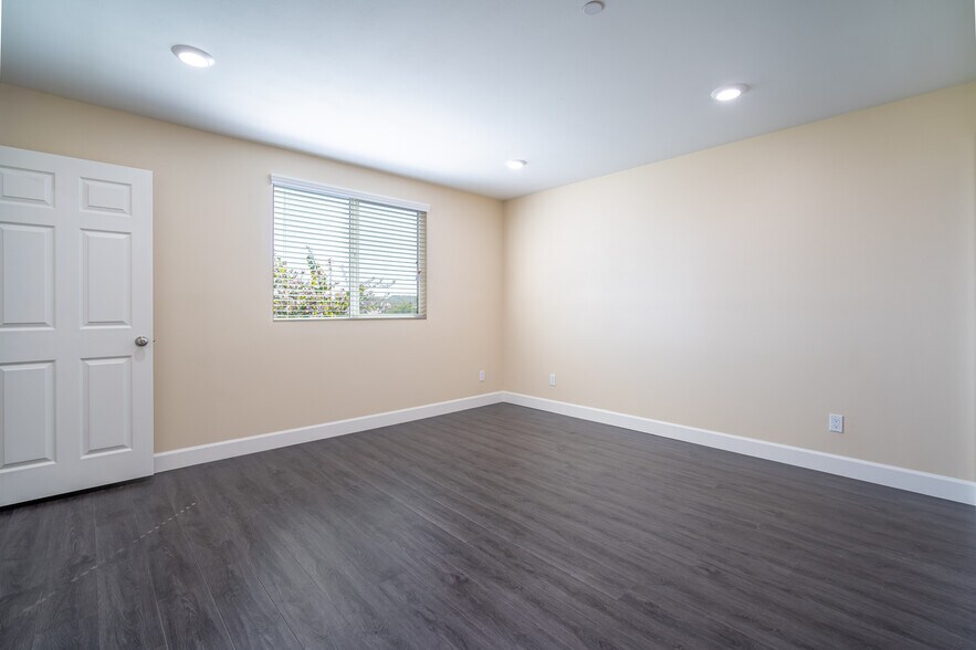 Building Photo - 3553 Sabina St