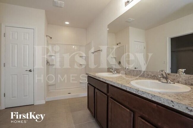 Building Photo - 440 NW 15th Terrace