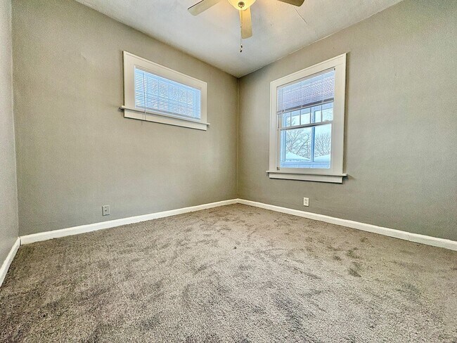 Building Photo - 1909 S Brookfield St