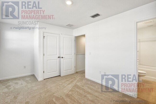 Building Photo - 8700 Daybreak St