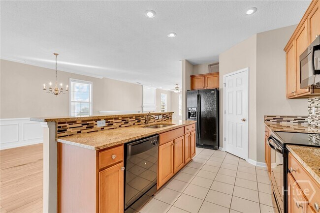 Building Photo - 16 Bushwood Dr