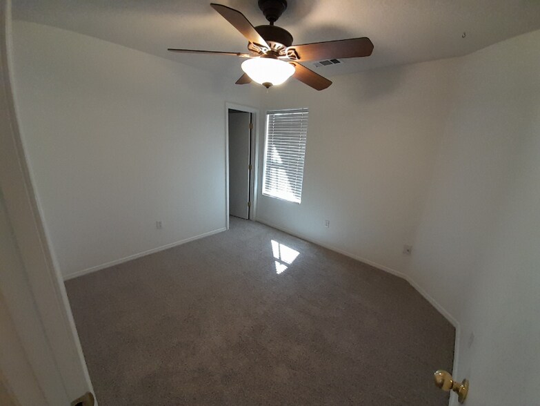 Building Photo - 4092 Sandia Vista Rd