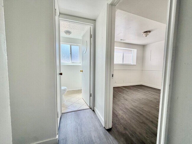Building Photo - 9900 S Darin Dr