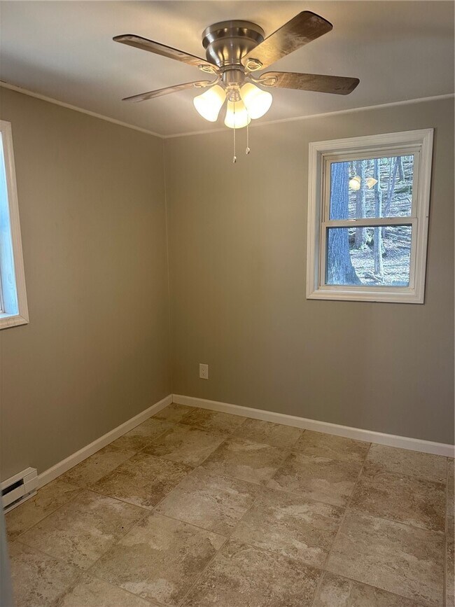 Building Photo - 49 Lowerre Ln