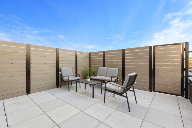 Building Photo - 1 Mallory Ave