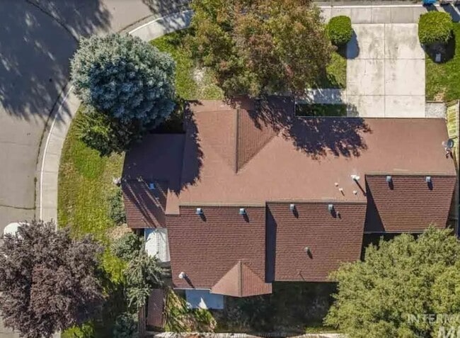 Building Photo - 230 War Eagle Dr