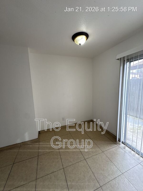 Building Photo - 2025 S Tracy Ct