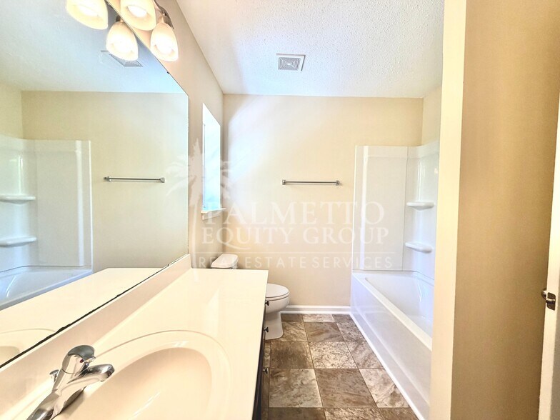 Building Photo - 263 Malamute Ln