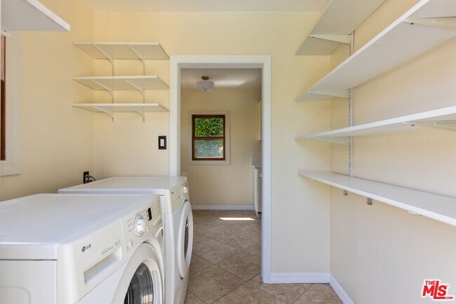 Building Photo - 1974 Preuss Rd